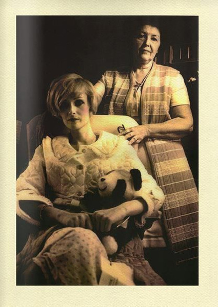 Download the full-sized image of Candy Darling posing with mother
